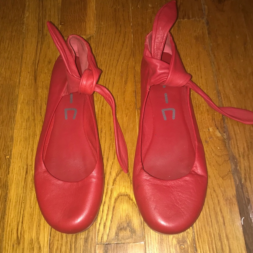❌ Sold ❌ Italian Leather Red Tie Ballet Flats